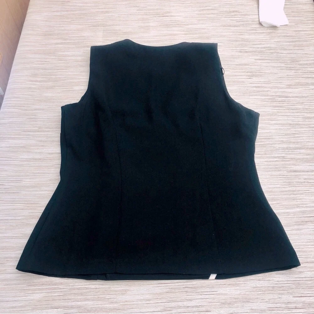 Sheri Martin New York Black White Sleeveless Top - Picture 15 of 16